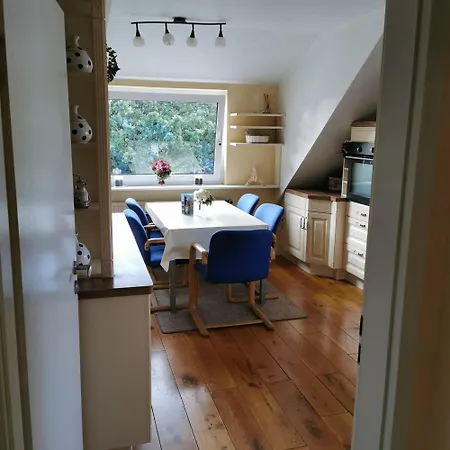 Grosse In Ruhiger Lage Mit Bergpanorama アパート *