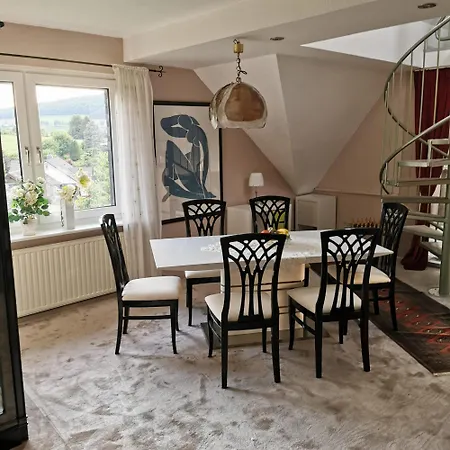 Grosse In Ruhiger Lage Mit Bergpanorama アパート オルスベルク