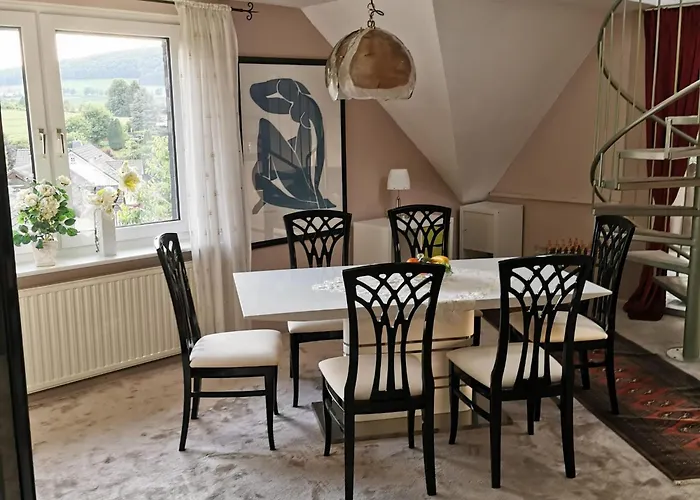 Grosse In Ruhiger Lage Mit Bergpanorama Daire Olsberg