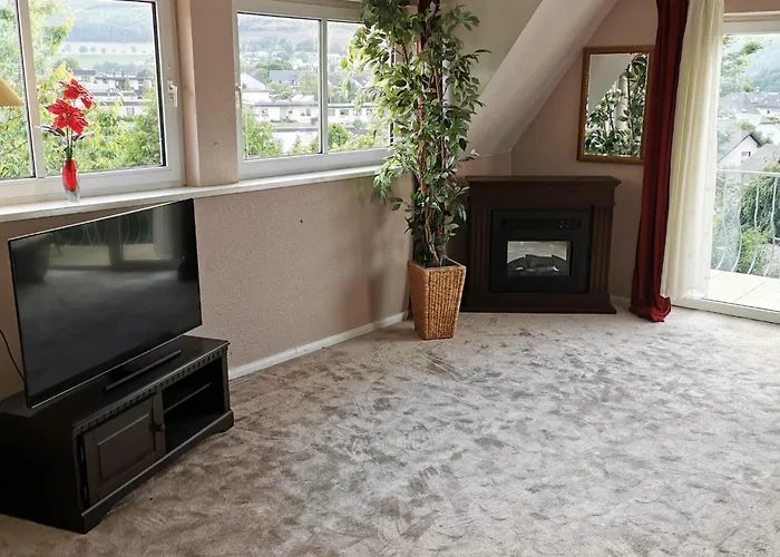 Große In Ruhiger Lage Mit Bergpanorama * Olsberg