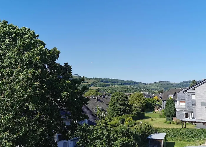 Grosse In Ruhiger Lage Mit Bergpanorama Daire Olsberg