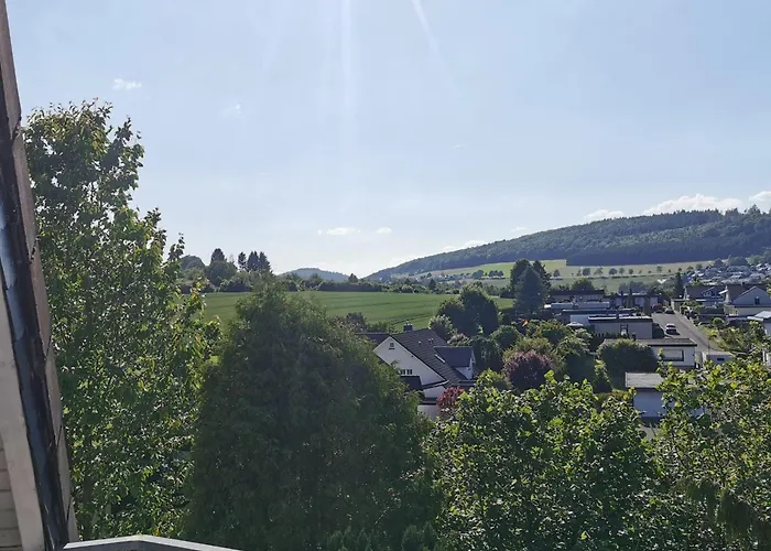 Große In Ruhiger Lage Mit Bergpanorama Apartment