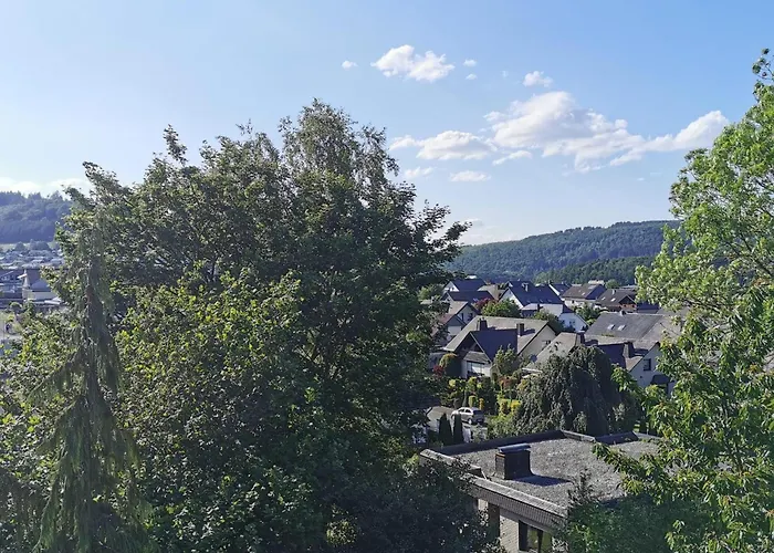 Grosse In Ruhiger Lage Mit Bergpanorama Daire